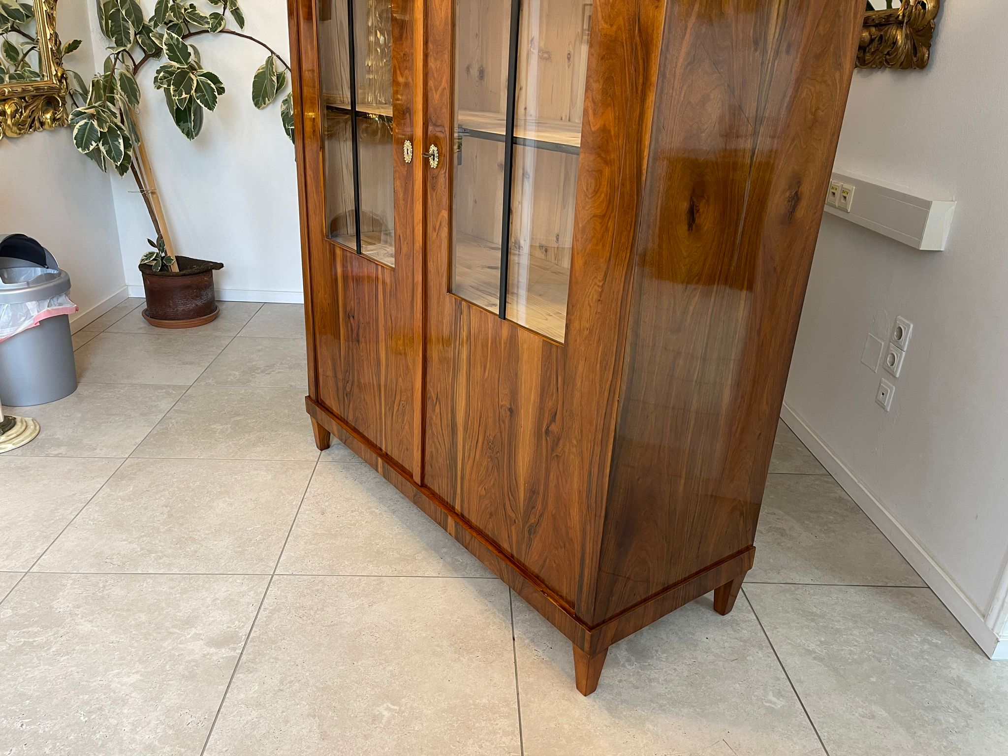 Antiquität Sale Biedermeier Vitrine Bücherschrank Nussholz A4953