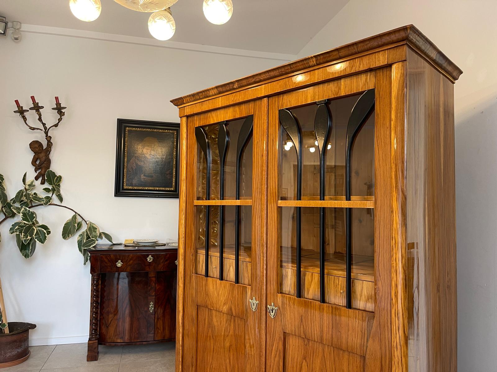 Antiquität Sale Biedermeier Vitrine Bücherschrank Nussholz Antiquität A4932