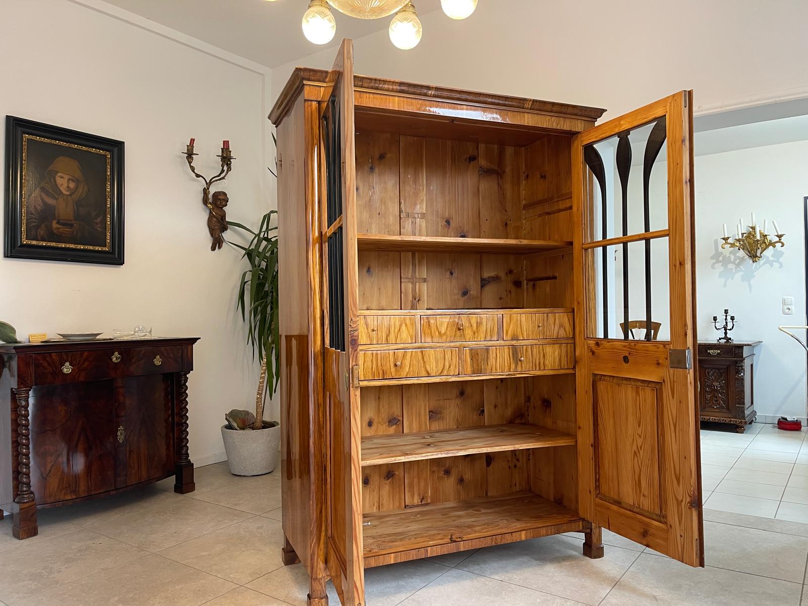 Antiquität Sale Biedermeier Vitrine Bücherschrank Nussholz Antiquität A4932