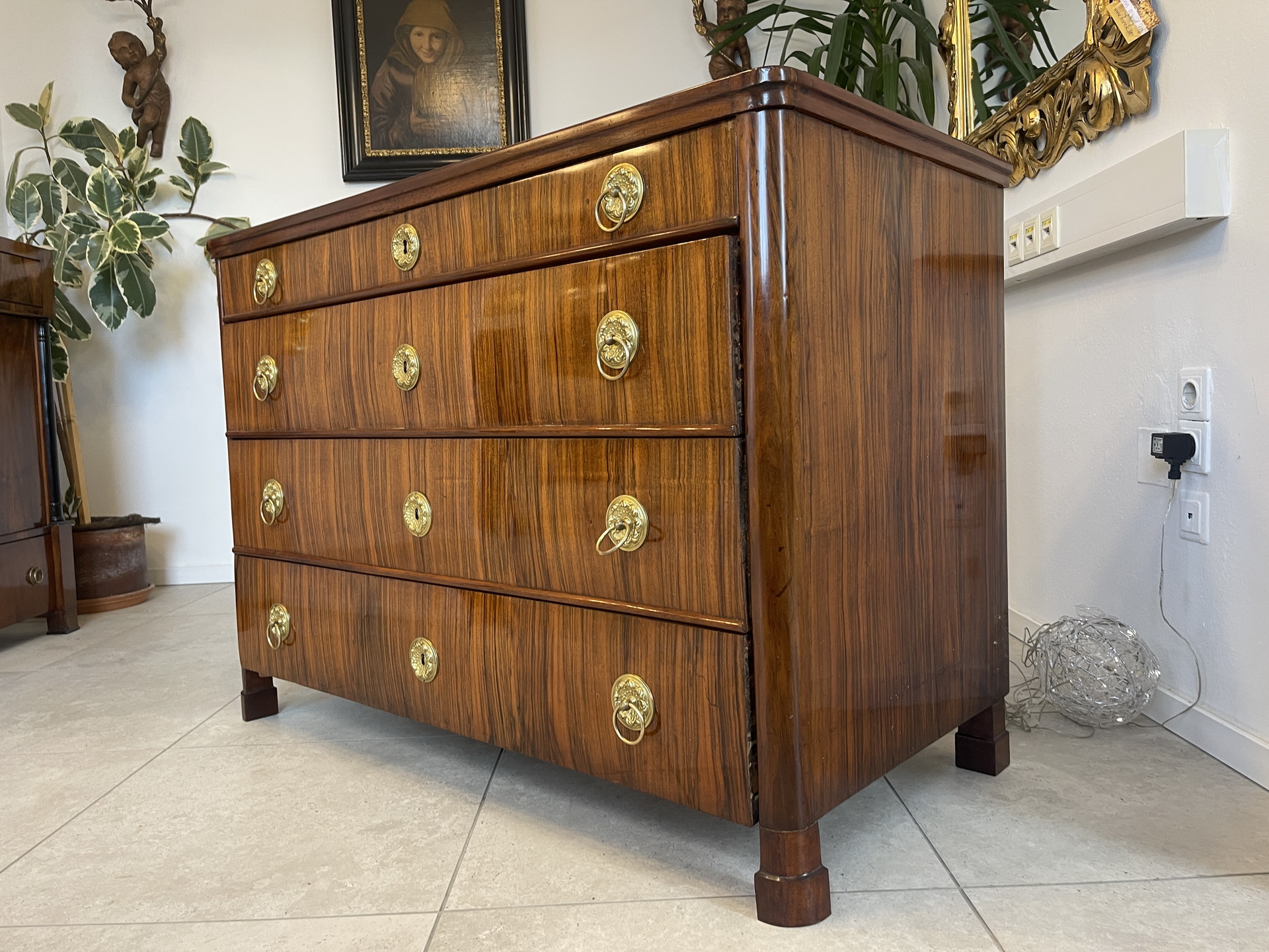 Restaurierte Nussholzfurnierte Biedermeier Schreibkommode A4021