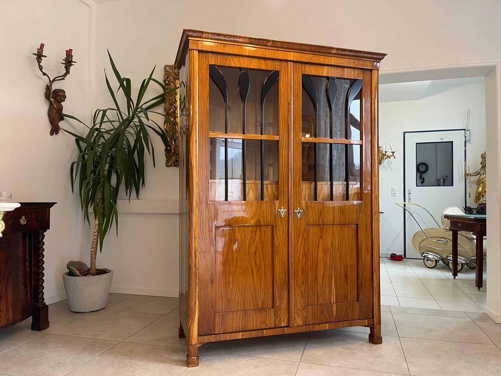 Antiquität Sale Biedermeier Vitrine Bücherschrank Nussholz Antiquität A4932