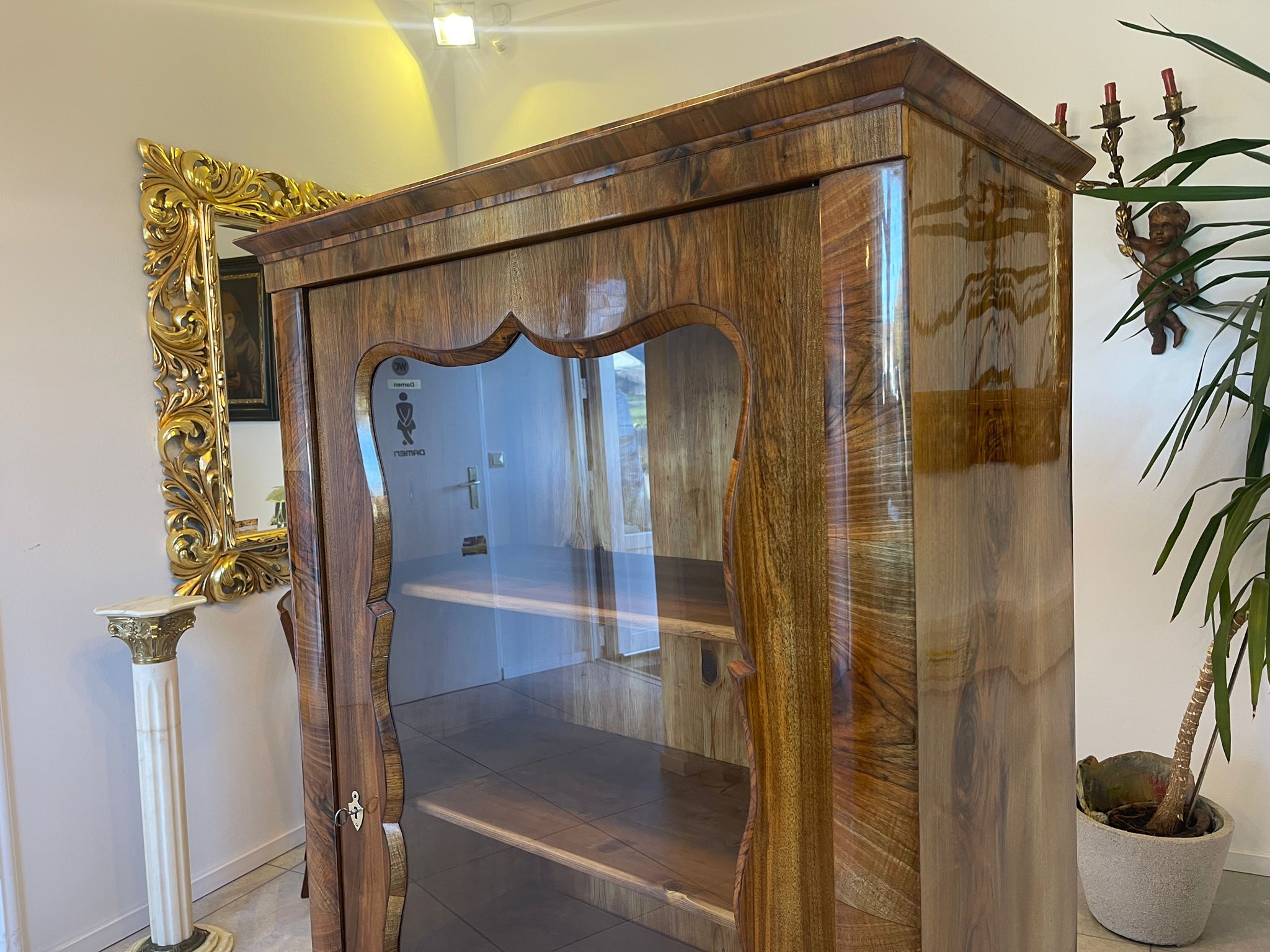 SALE Biedermeier Vitrine Bücherschrank Sammlervitrine, Nussholz A5102