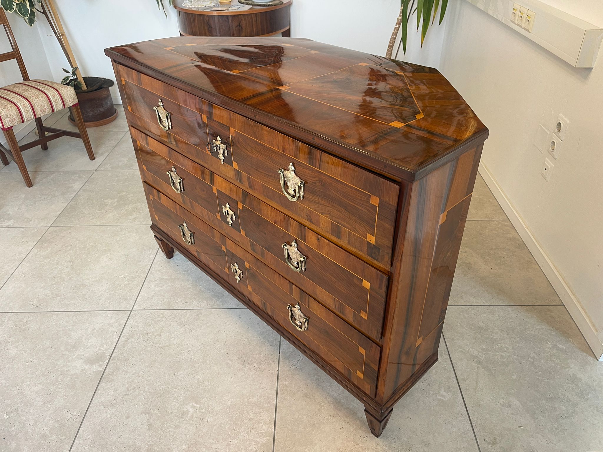 Restaurierte Marketierte Barock Eckkommode Ladenkommode Original Nussfurniert Antiquität A5154