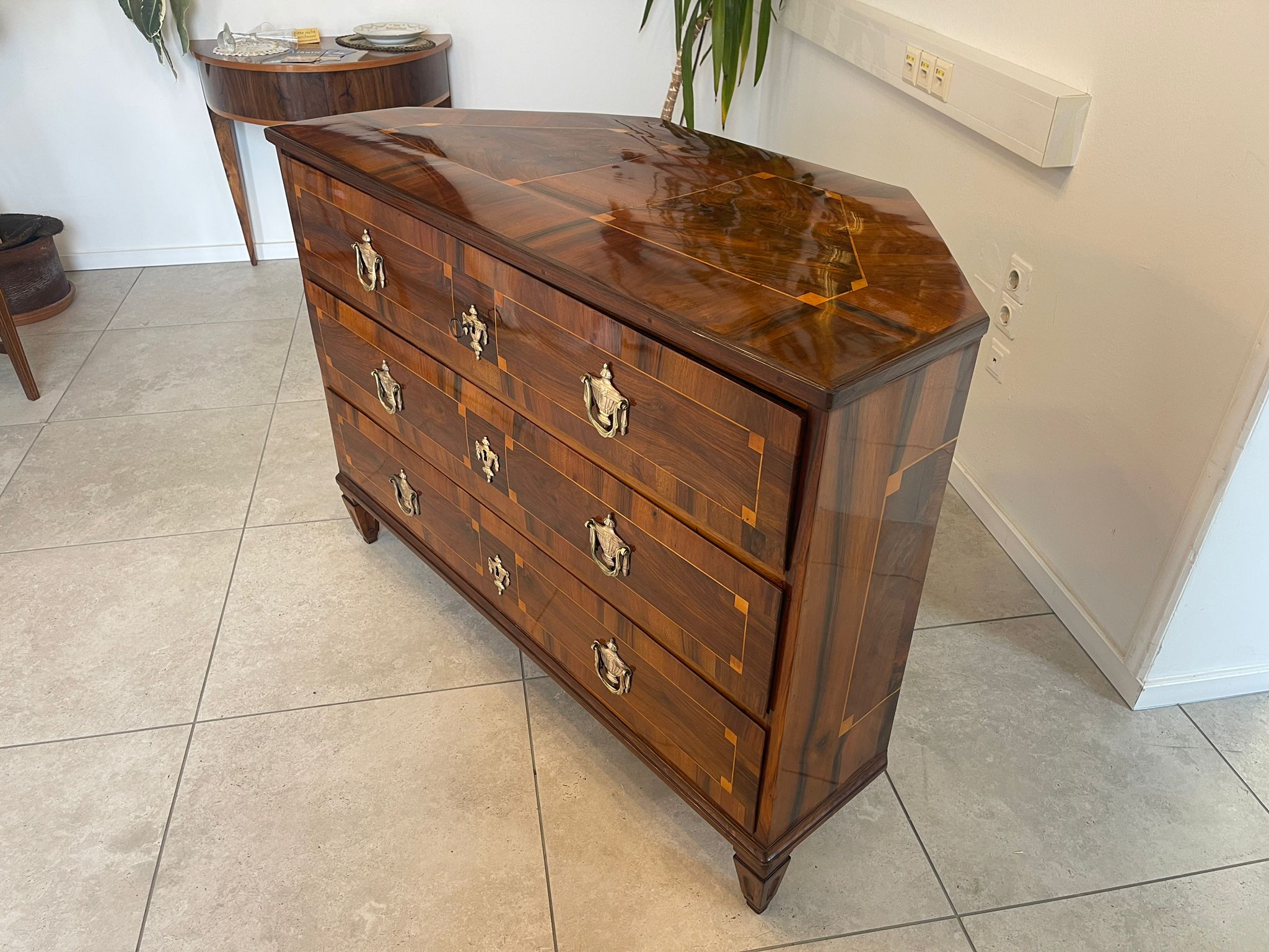 Restaurierte Marketierte Barock Eckkommode Ladenkommode Original Nussfurniert Antiquität A5154