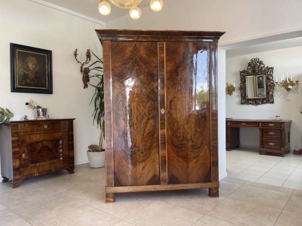 Sale Biedermeier Schrank Hallenschrank Nussholz Restauriert A4419