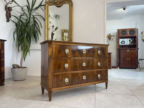 Sale Restaurierte Biedermeier Kommode Nussholz A4536